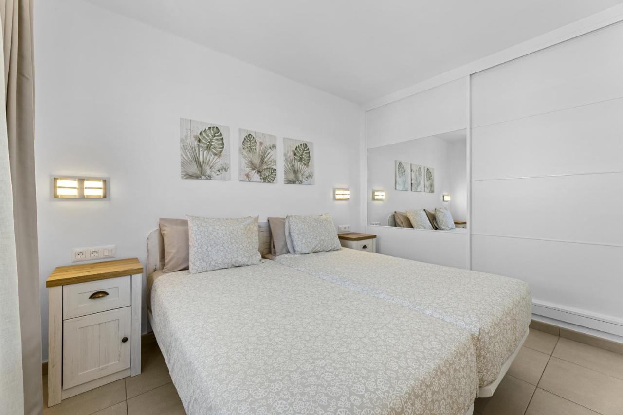 Апартаменты Casahost Bastian Boutique I Seaview Коста-Тегисе Экстерьер фото
