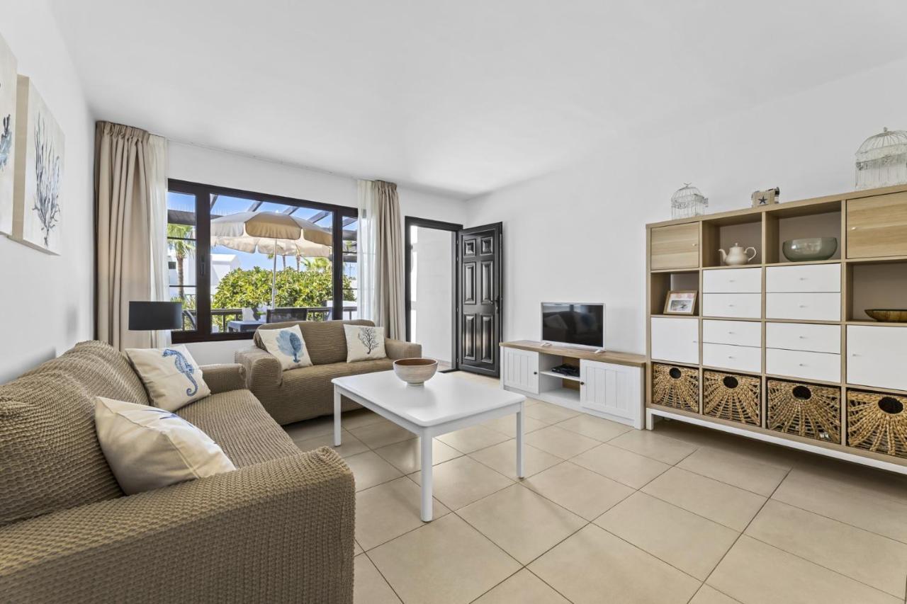 Апартаменты Casahost Bastian Boutique I Seaview Коста-Тегисе Экстерьер фото