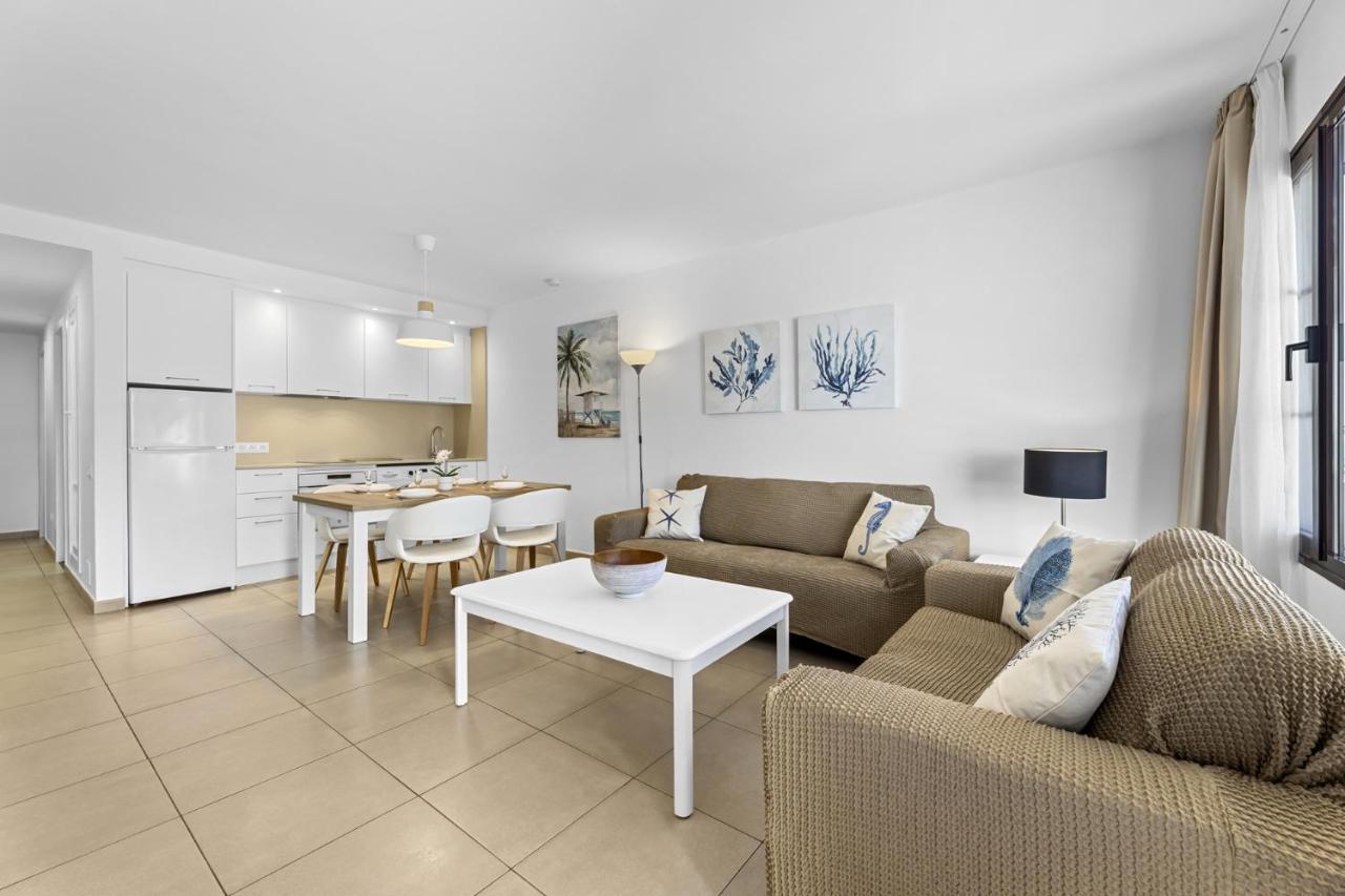 Апартаменты Casahost Bastian Boutique I Seaview Коста-Тегисе Экстерьер фото