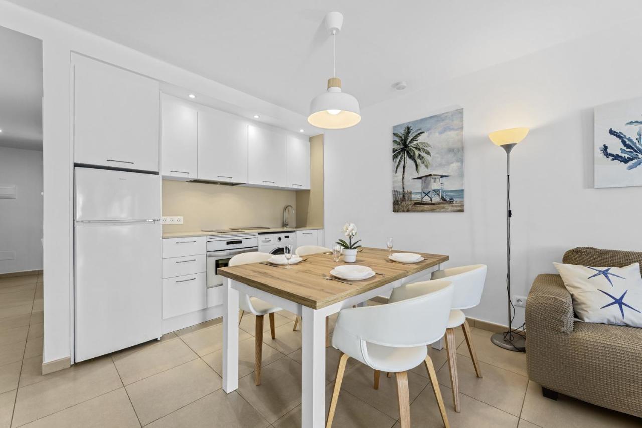 Апартаменты Casahost Bastian Boutique I Seaview Коста-Тегисе Экстерьер фото
